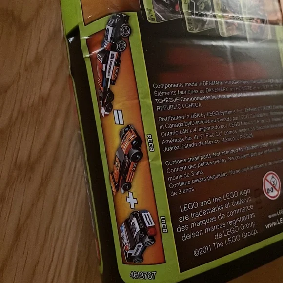 Lego 8301 Urban Enforcer - Picture 4 of 5